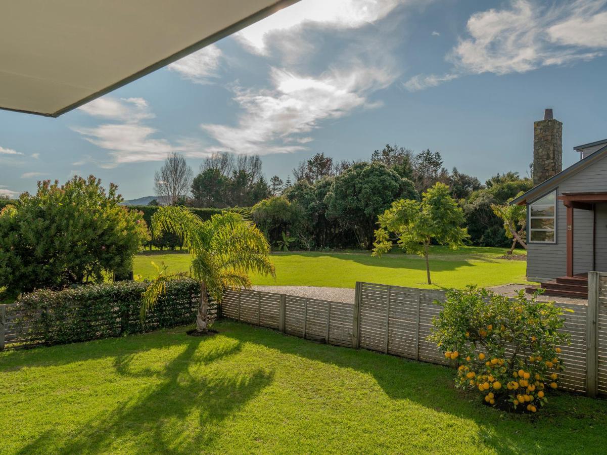 Sunlight Bach - Whitianga Holiday Home Exteriör bild